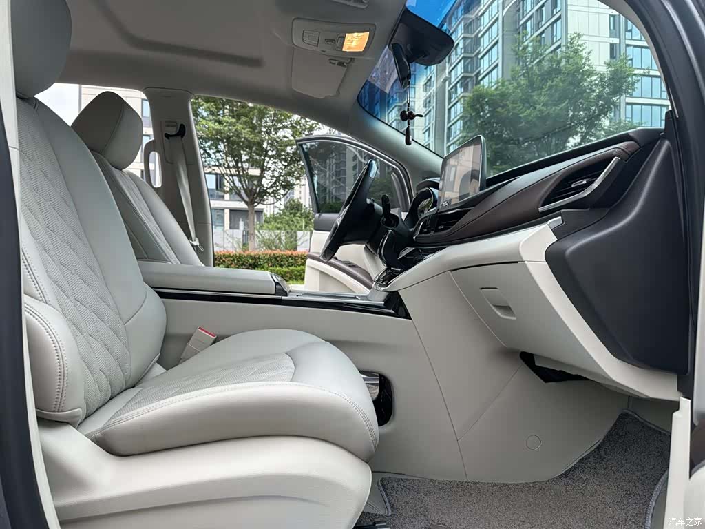 Buick GL8, 2021 все фото