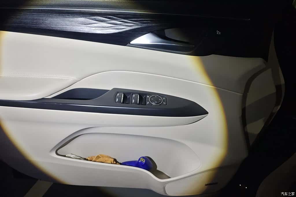 Buick GL8, 2021 7