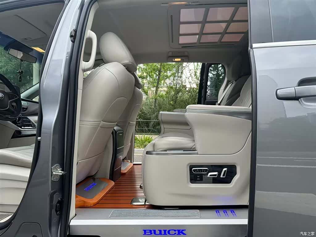 Buick GL8, 2021 9