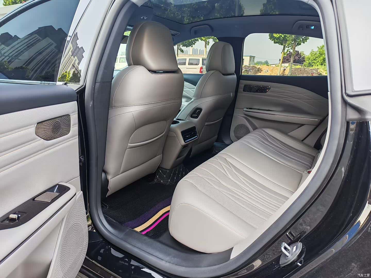 Geely 8, 2025 8