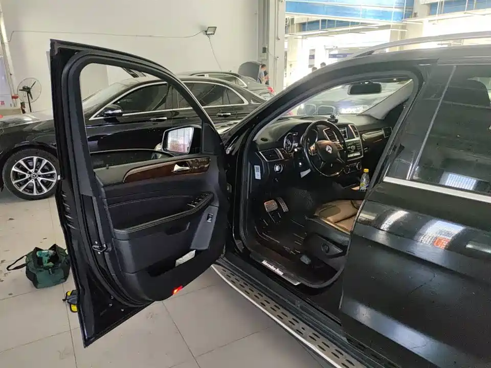 Mercedes-Benz M class