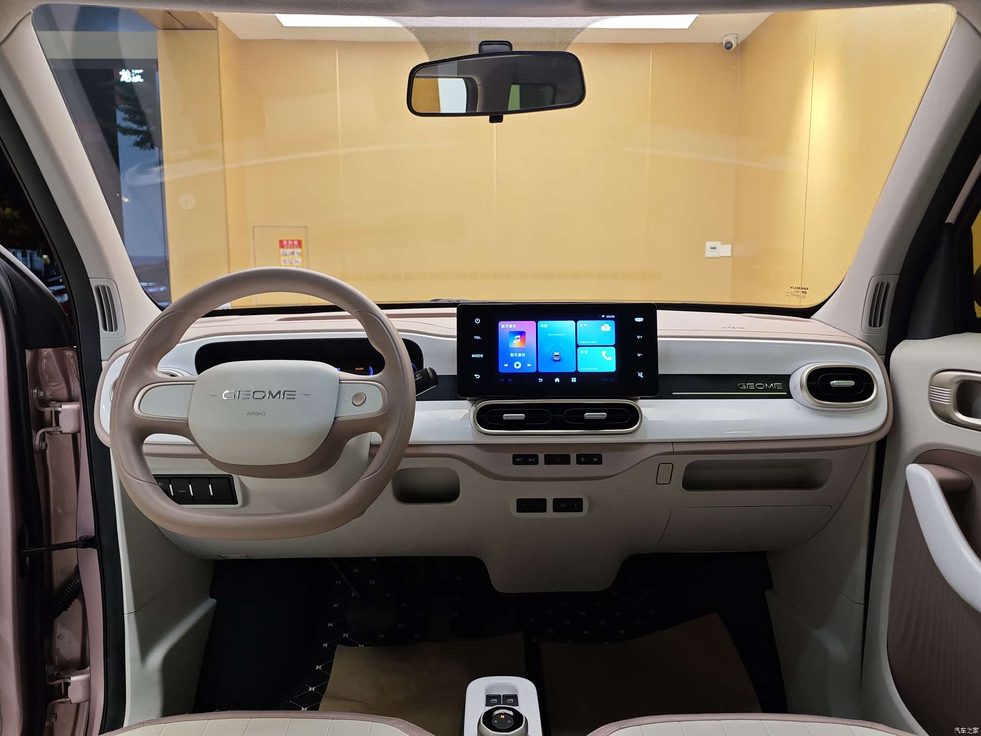 Geely Panda, 2025 19