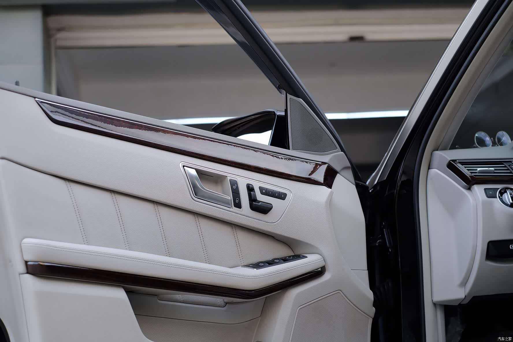 Mercedes-Benz E-Class, 2012 22