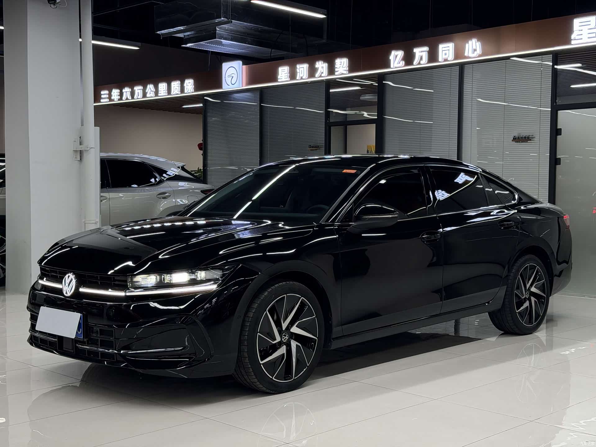 Volkswagen Magotan, 2025 1