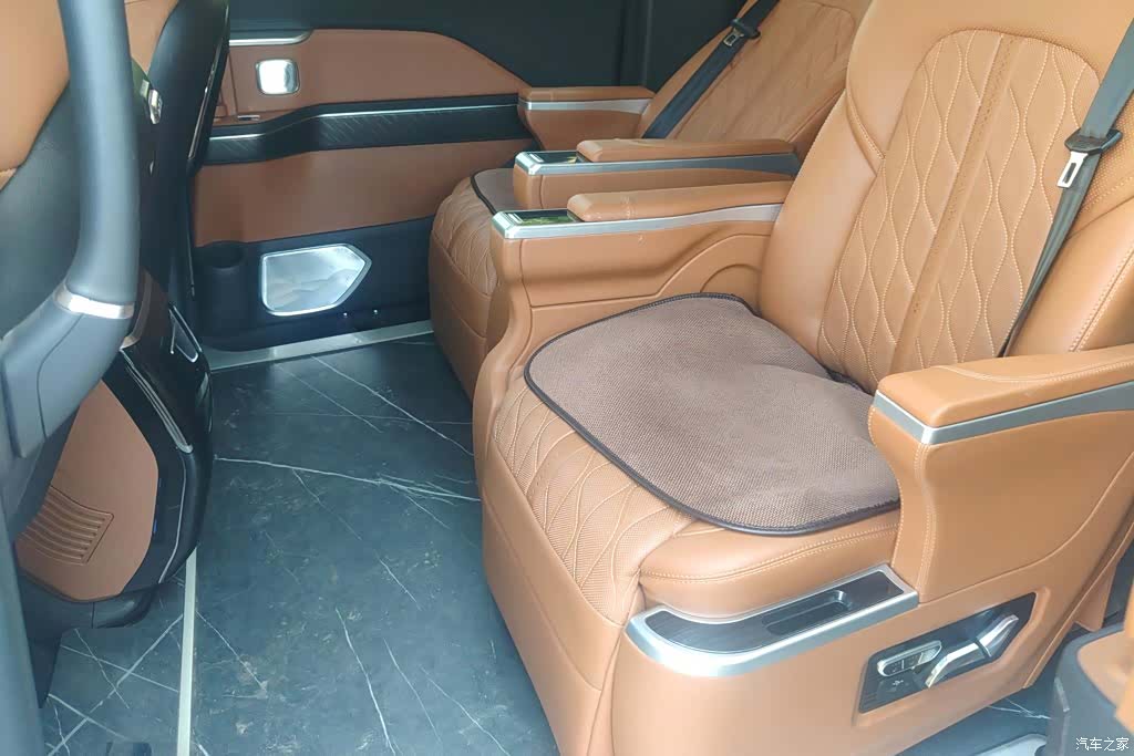 Hongqi HQ9, 2024 11