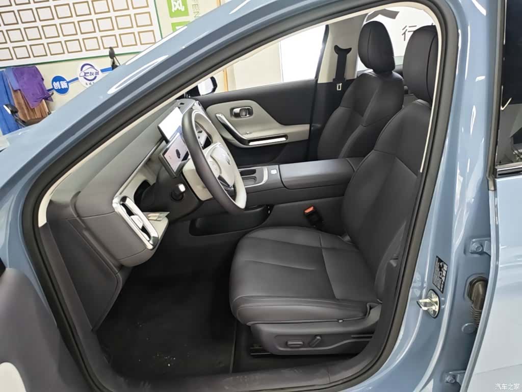 Leapmotor B01, 2025 15