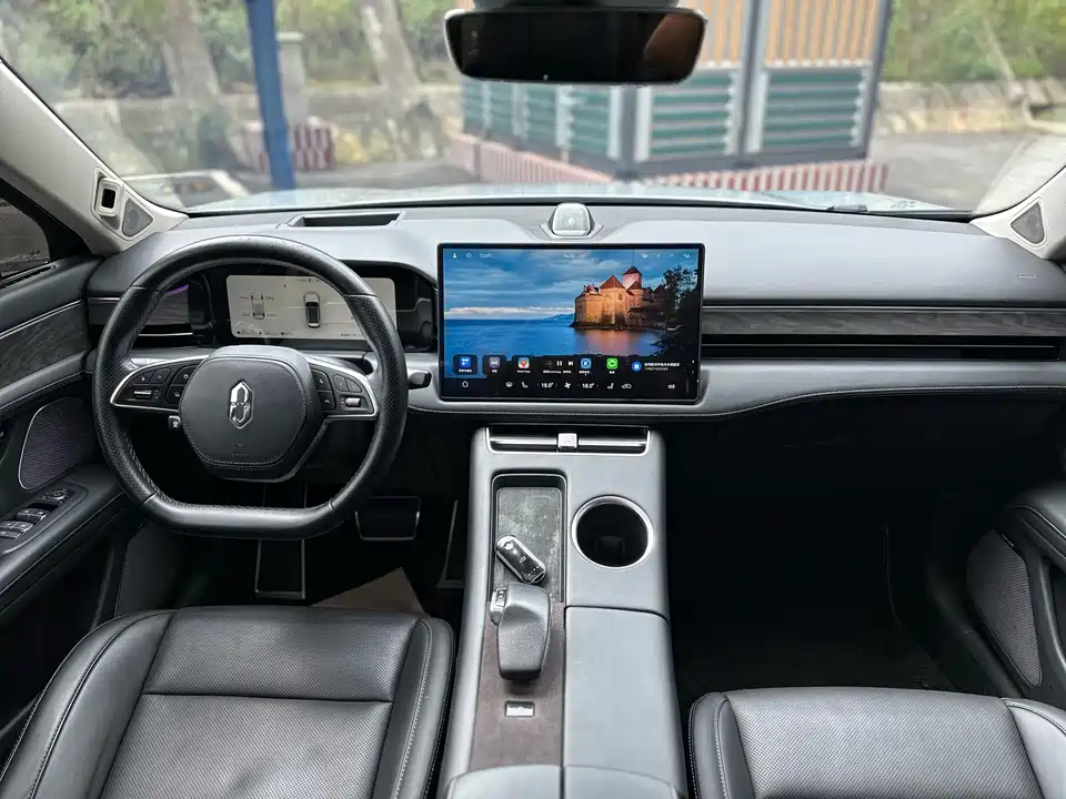 AITO Ask the world M5