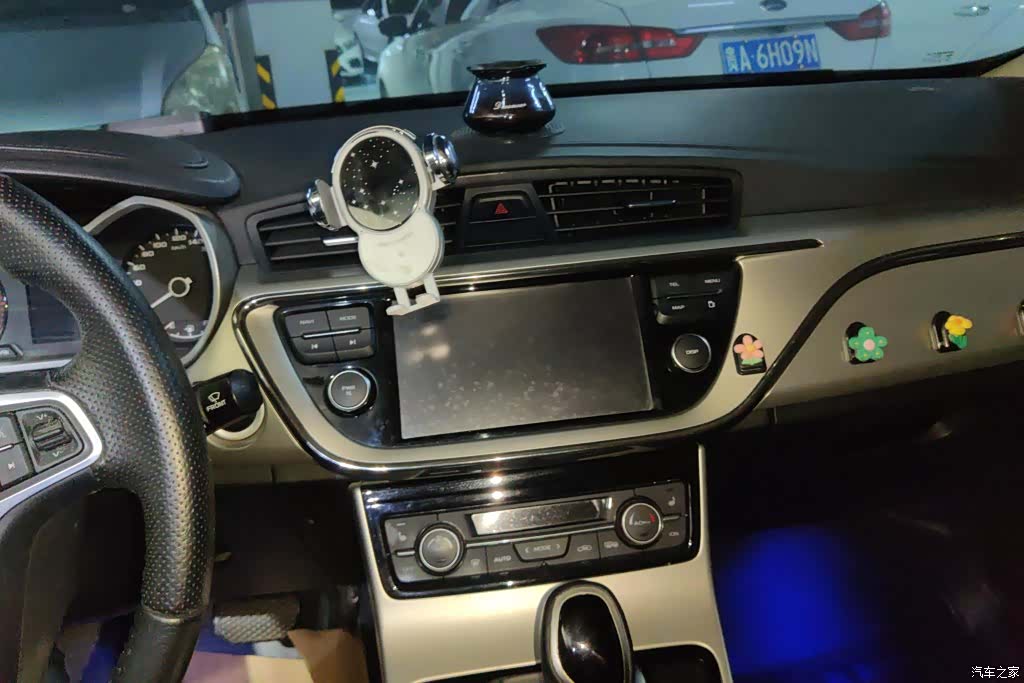 Geely Emgrand, 2016 13