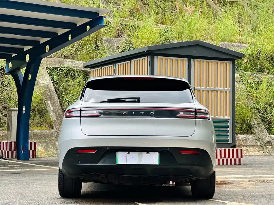 AITO Ask the world M5