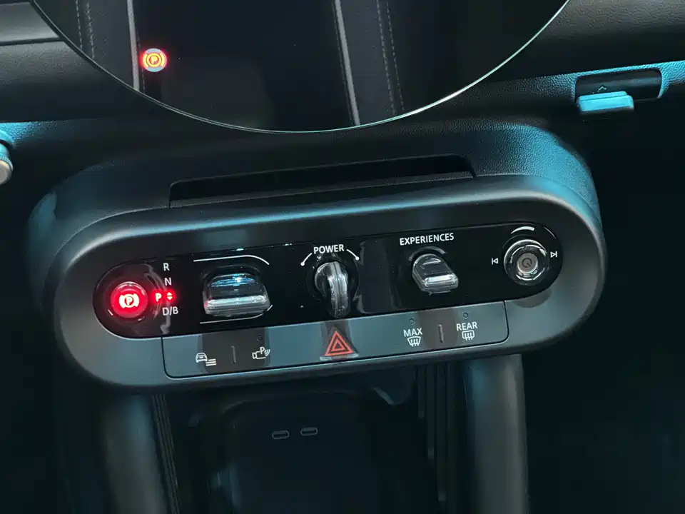 MINI Electric ACEMAN