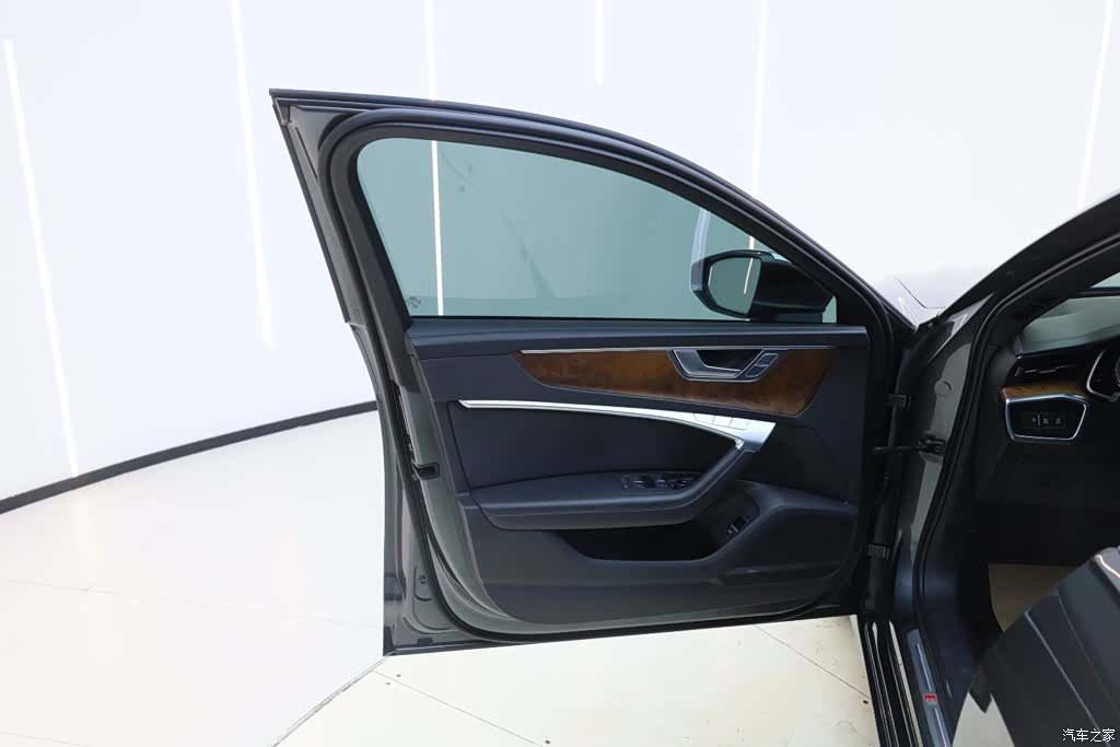 Audi A6L, 2022 14