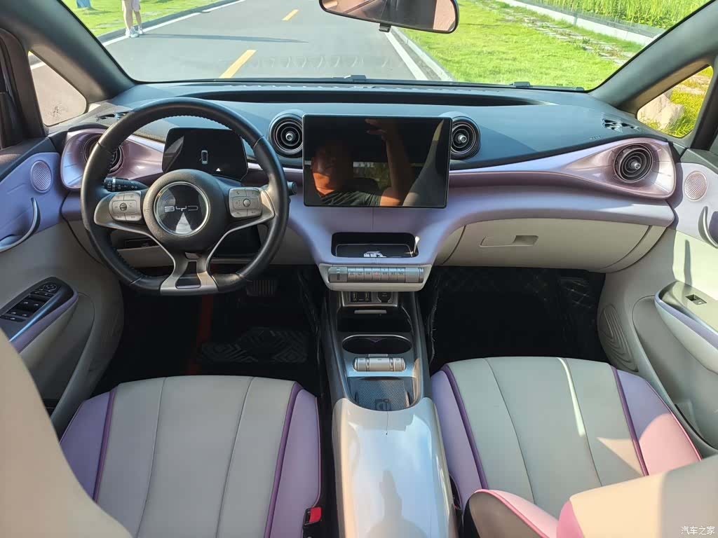 BYD Dolphin, 2022 все фото