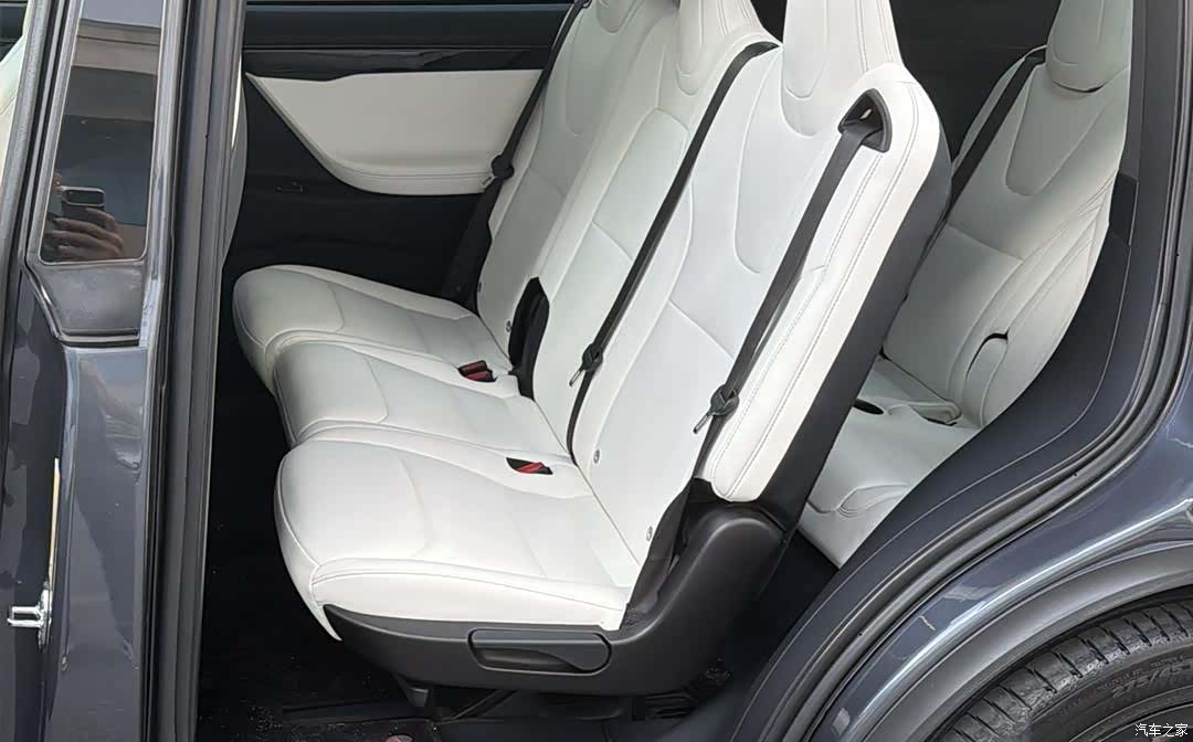 Tesla Model X, 2020 11