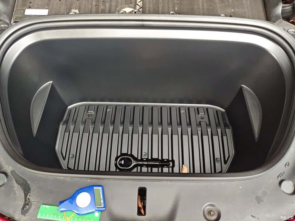 Tesla Model Y, 2023 17