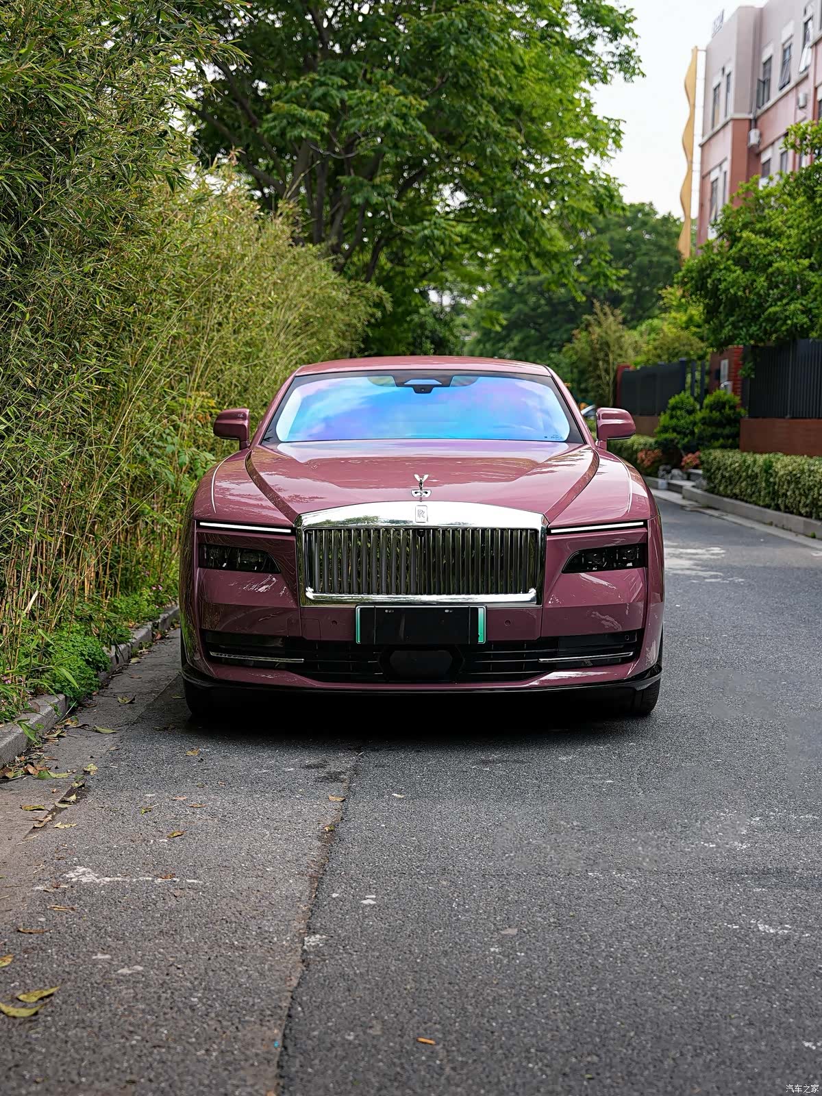 Rolls-Royce Spectre, 2025 2