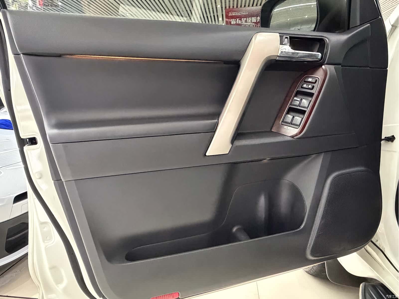 Toyota Prado, 2017 8