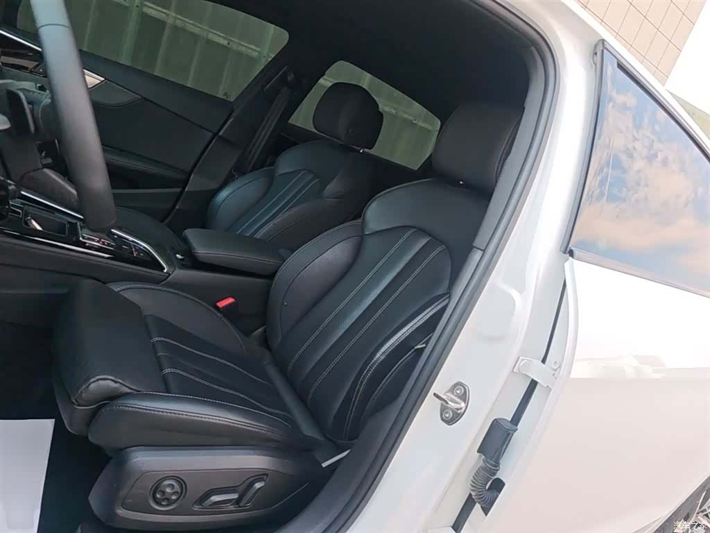 Audi A4L, 2023 15