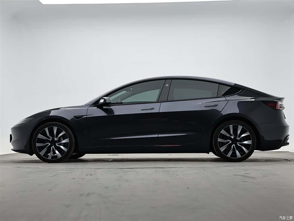 Tesla Model 3, 2024 6