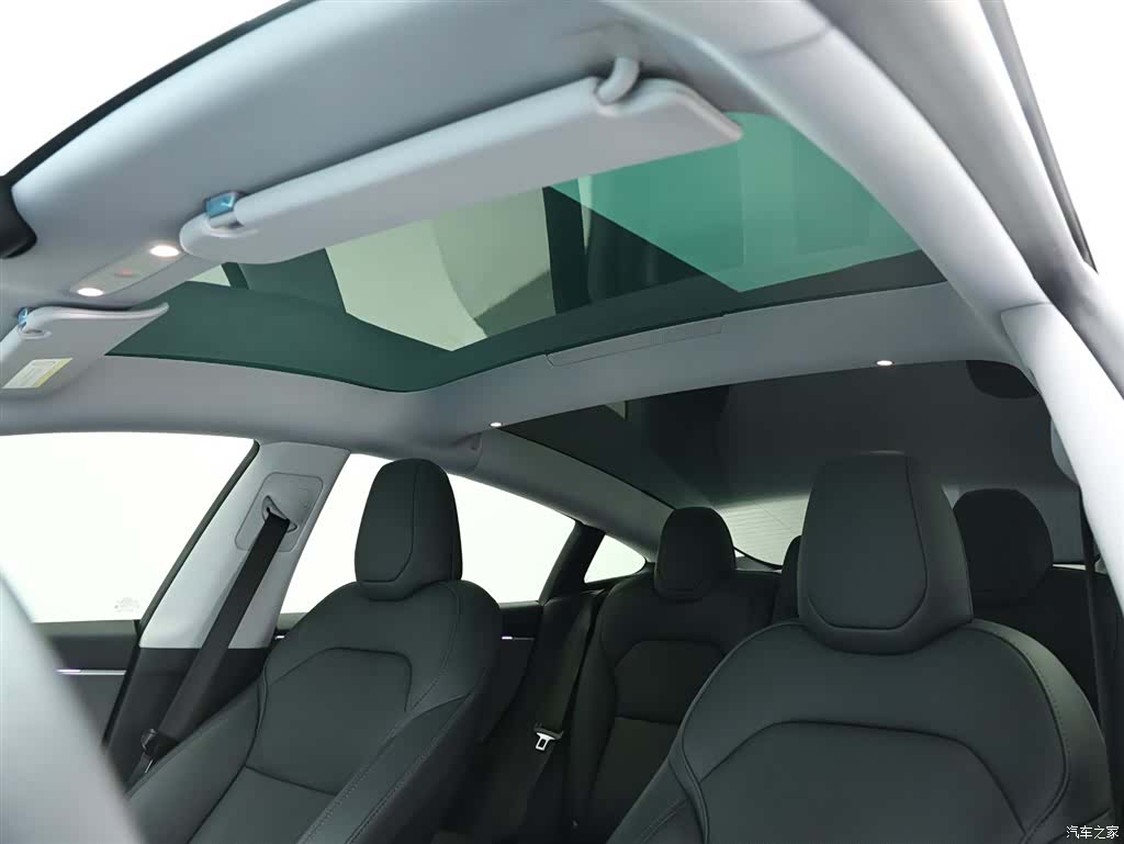 Tesla Model 3, 2024 11