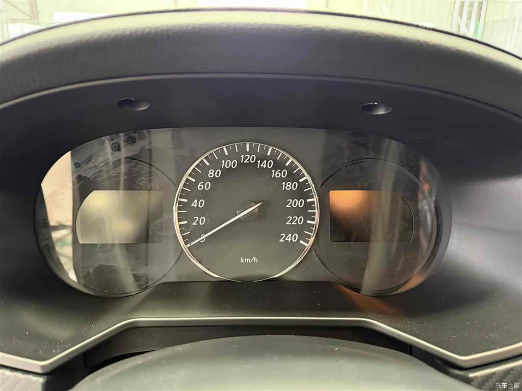 Nissan D60, 2026 10