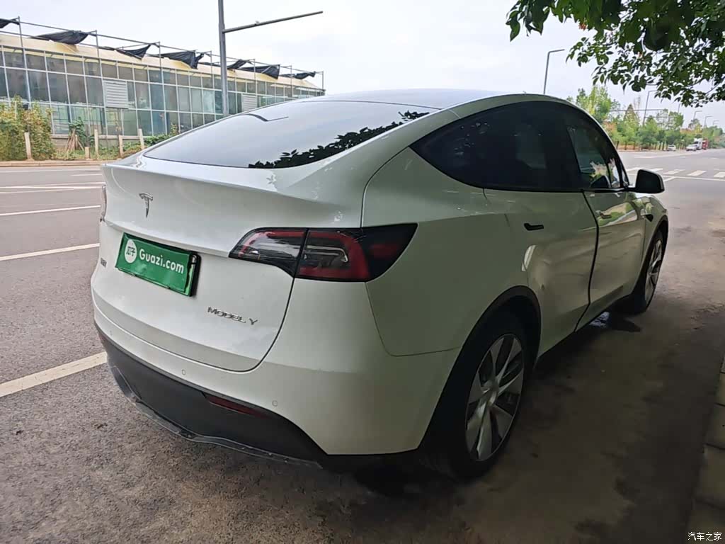 Tesla Model Y, 2023 7