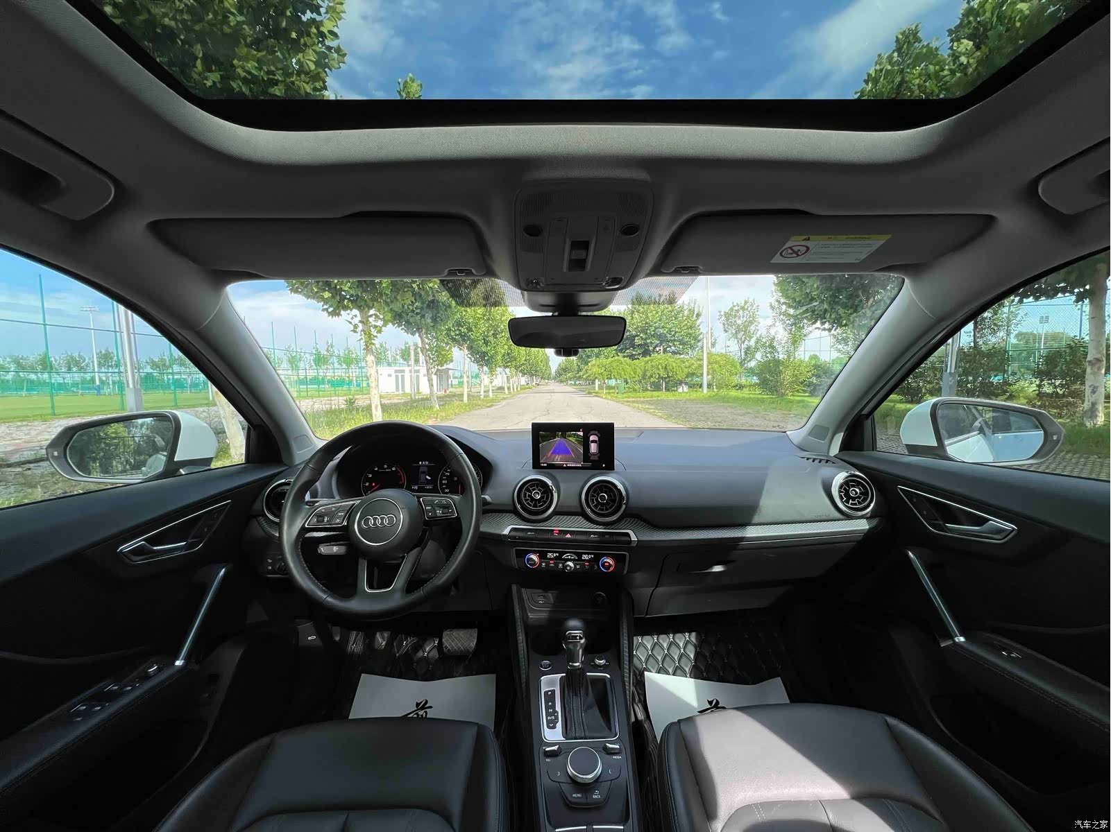 Audi Q2L, 2022 9