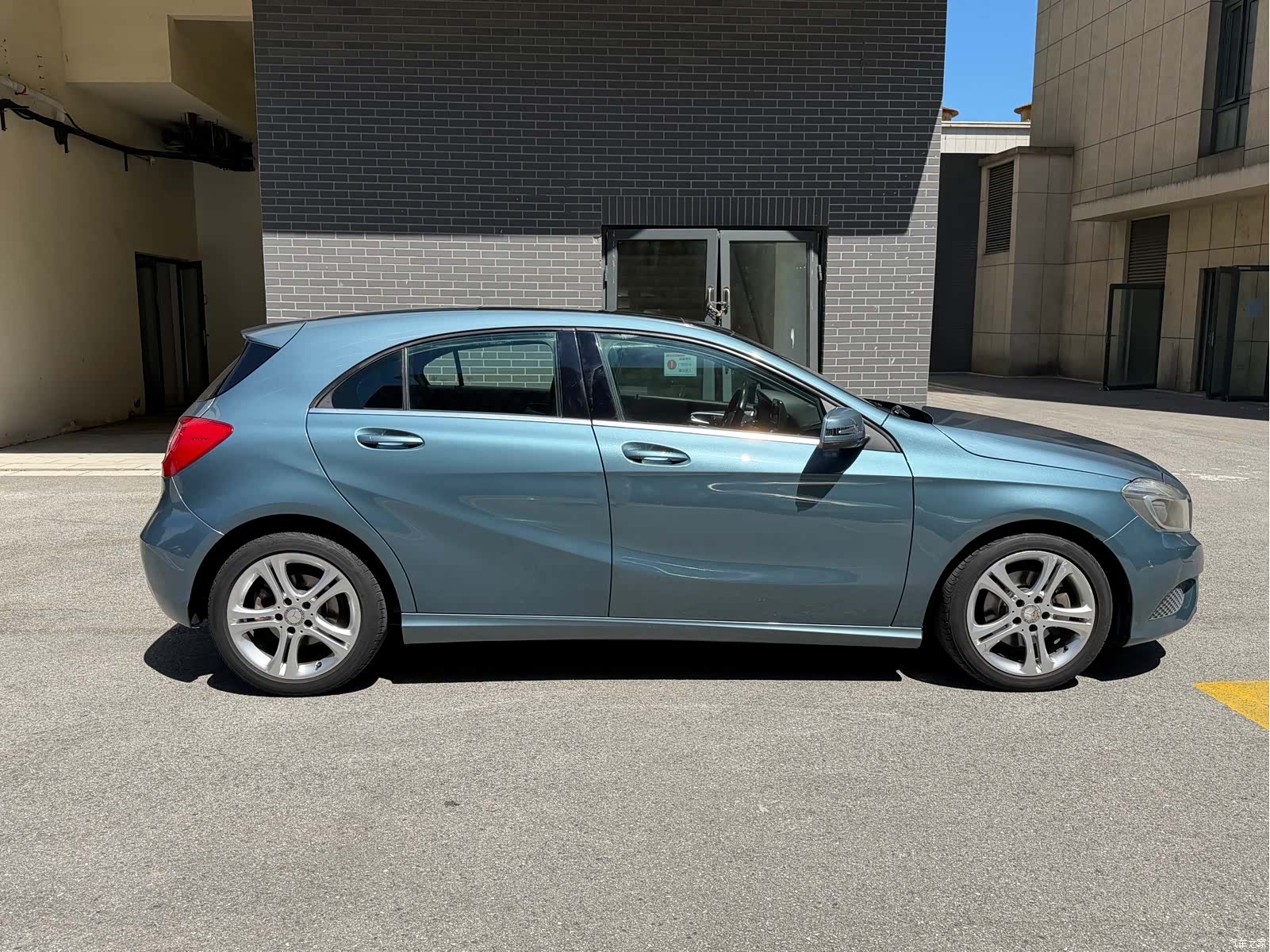 Mercedes-Benz A-Class, 2015 14