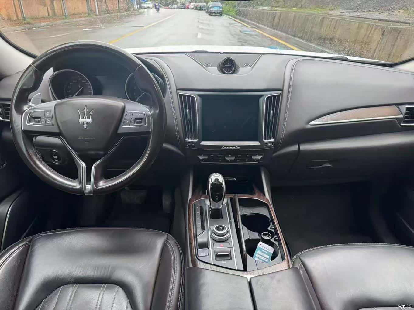 Maserati Levante, 2017 9