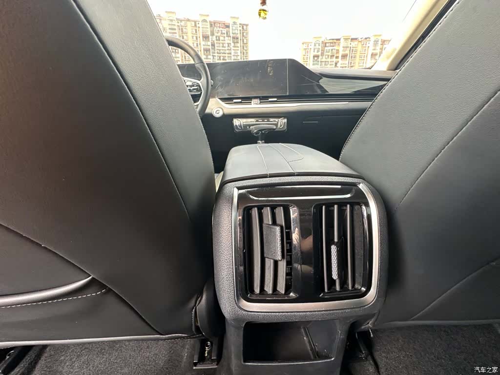 Bestune B70, 2021 10