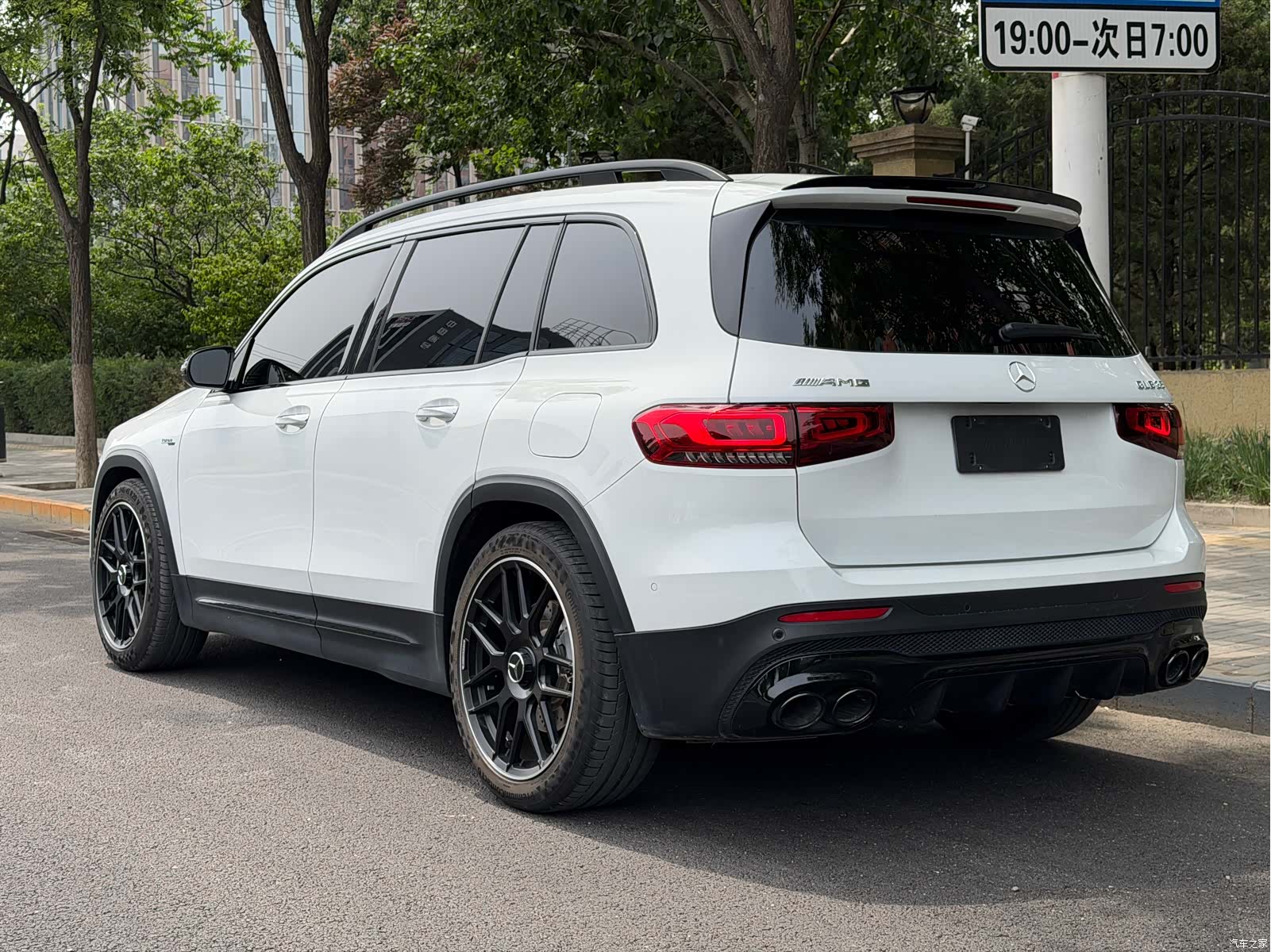 Mercedes-Benz GLB, 2023 все фото