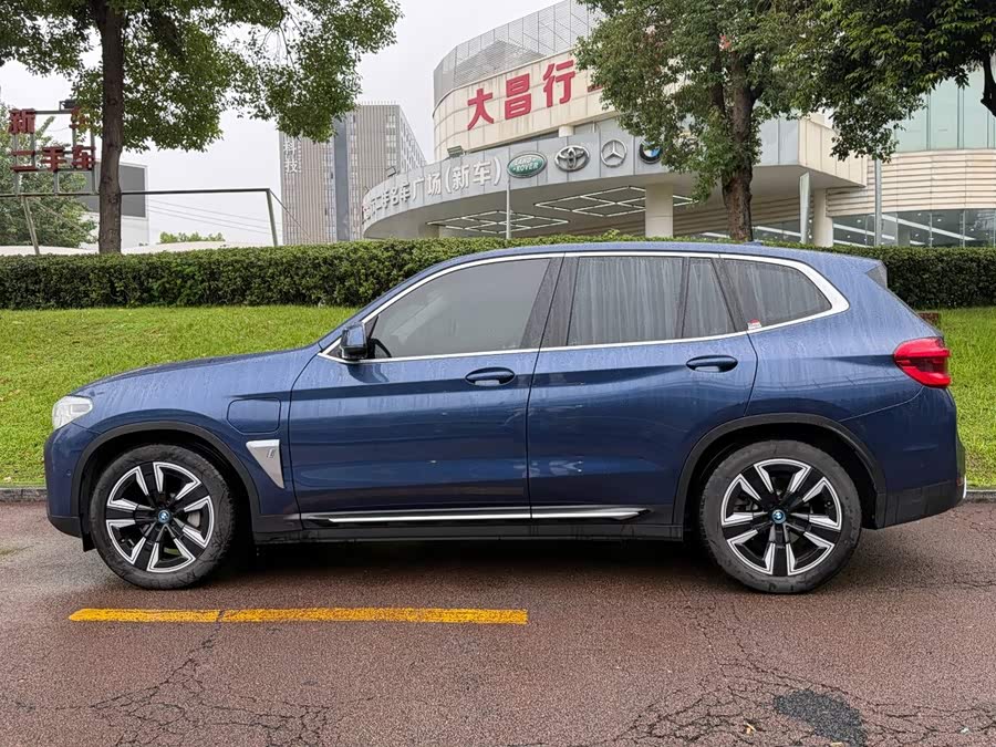 BMW iX3 2021, фото 3