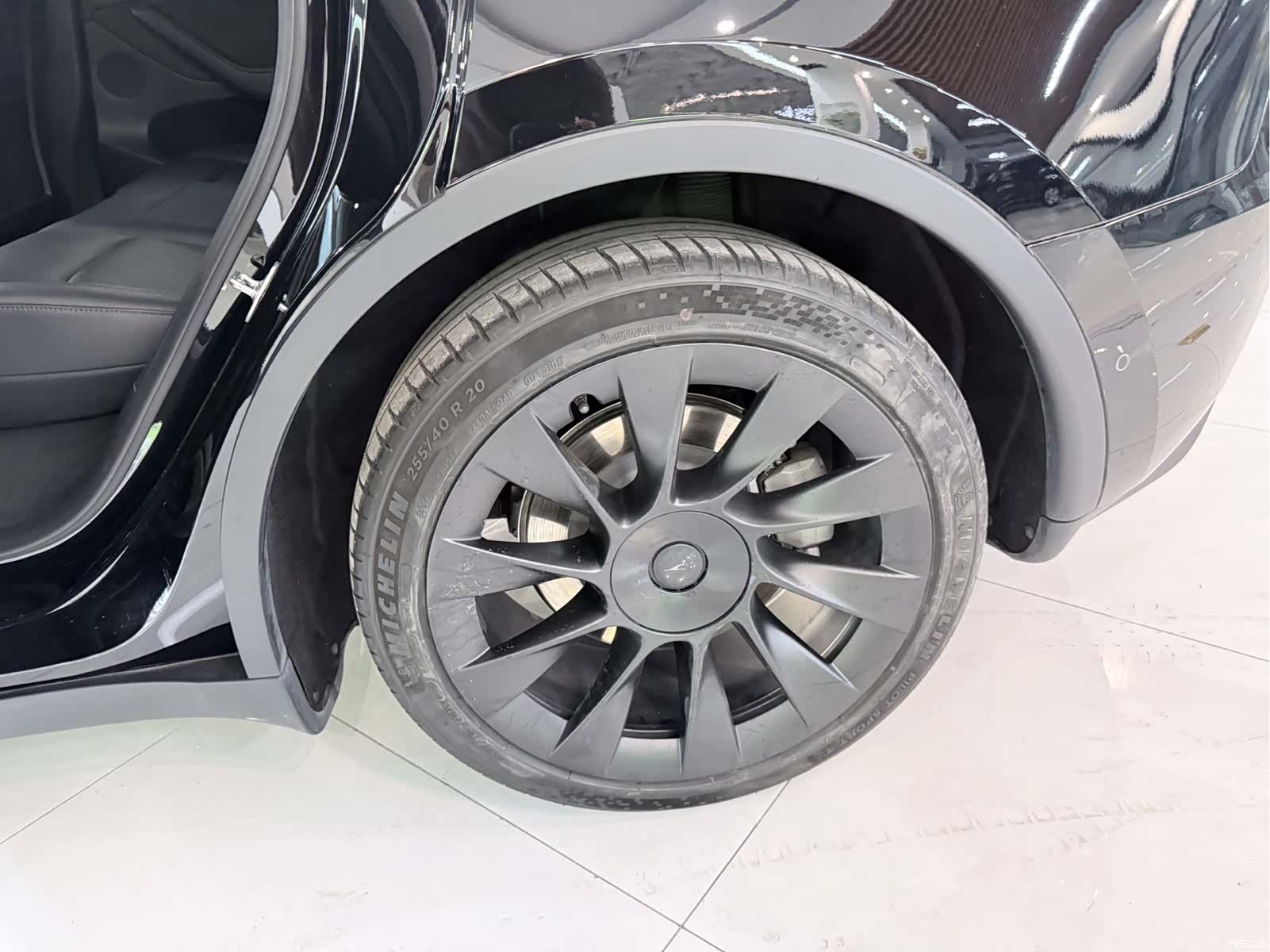 Tesla Model 3, 2023 все фото