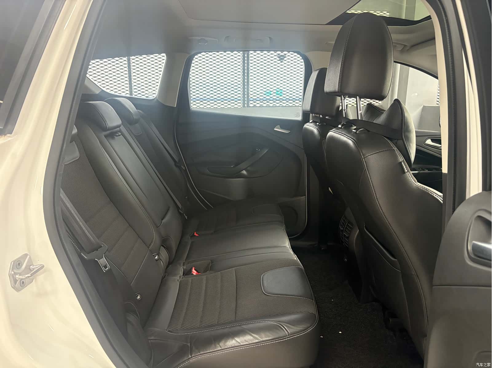 Ford Kuga, 2015 6