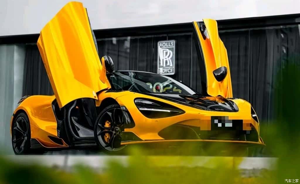McLaren 720S, 2020 3