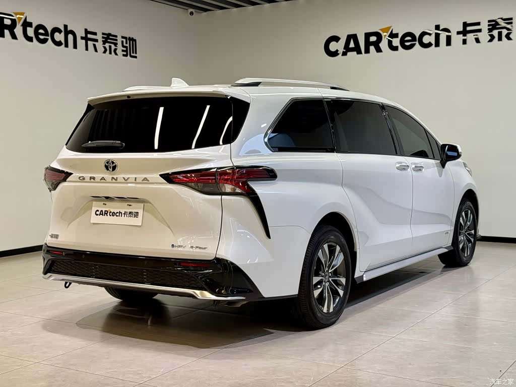 Toyota Granvia, 2025 4