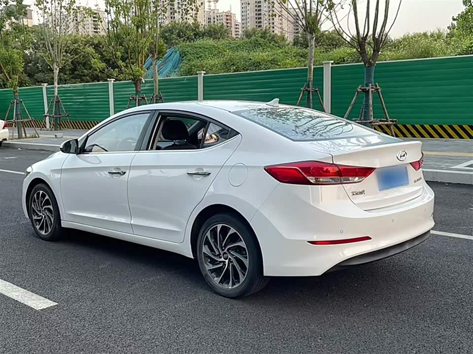 Hyundai Lead
