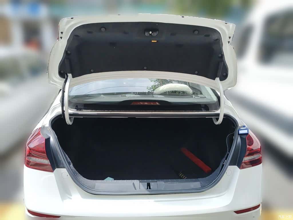 Geely Emgrand, 2021 15