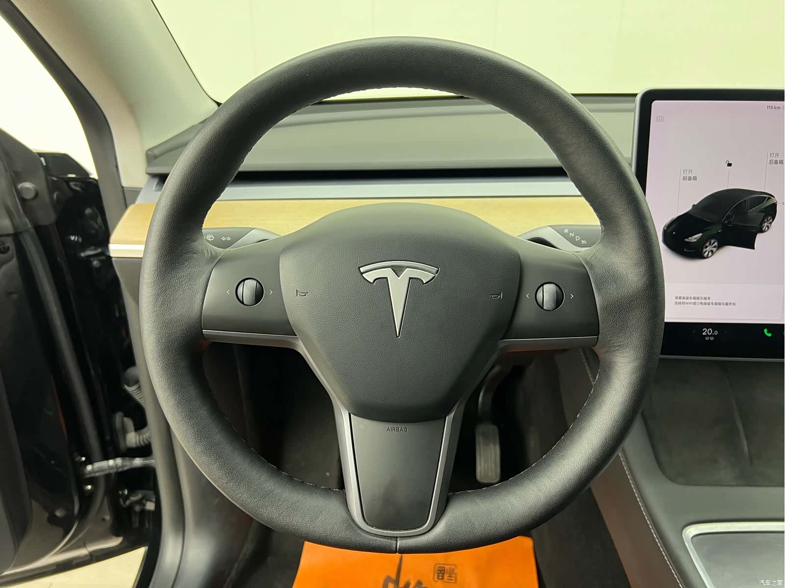 Tesla Model Y, 2021 13