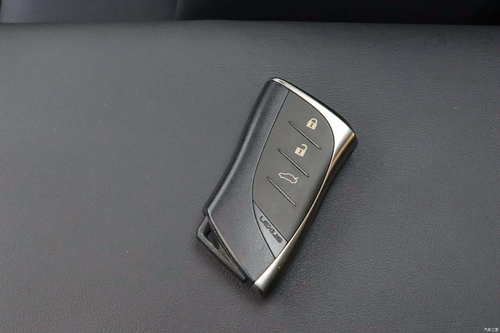 Lexus ES, 2021 17