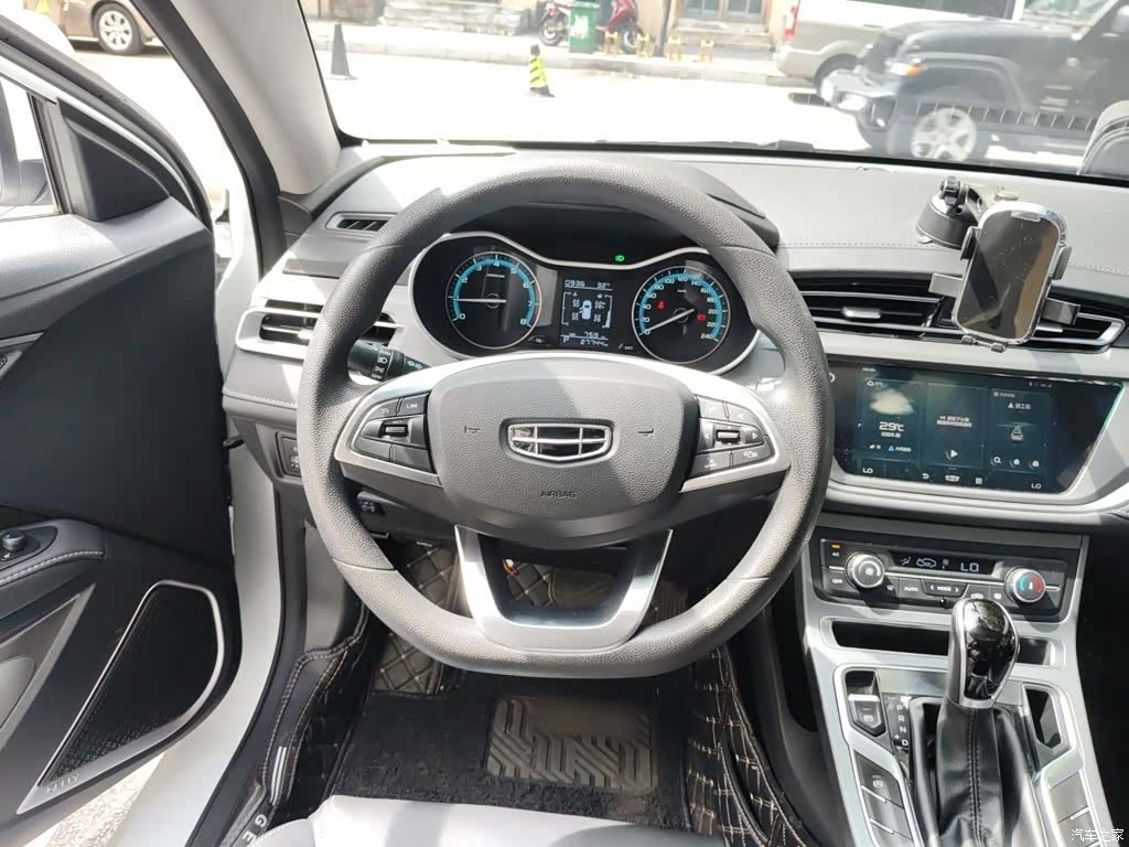 Geely Emgrand, 2021 6