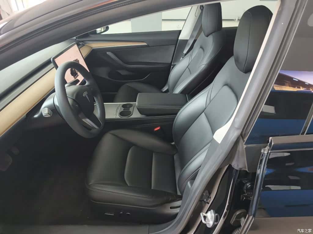 Tesla Model 3, 2023 15