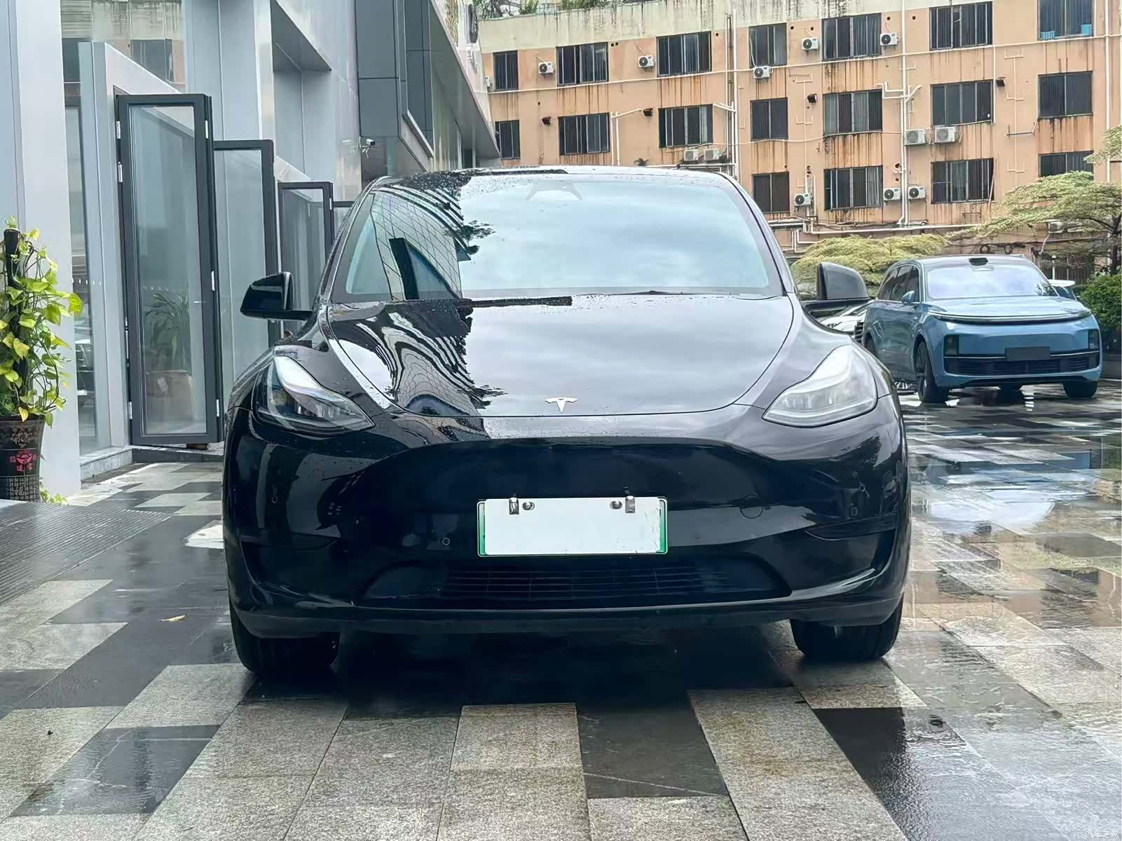 Tesla Model Y, 2023 18