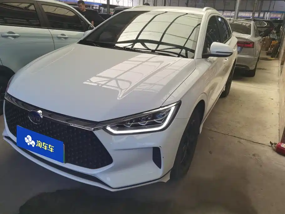 BYD e2