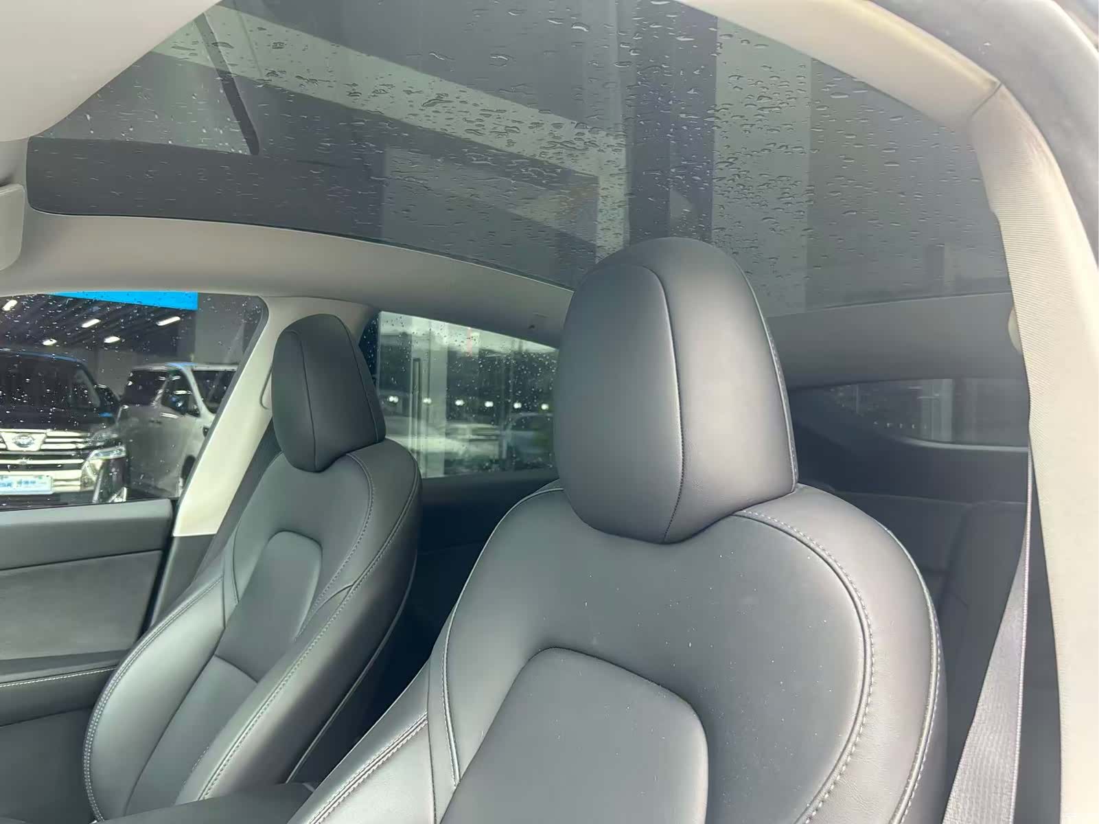 Tesla Model Y, 2023 10