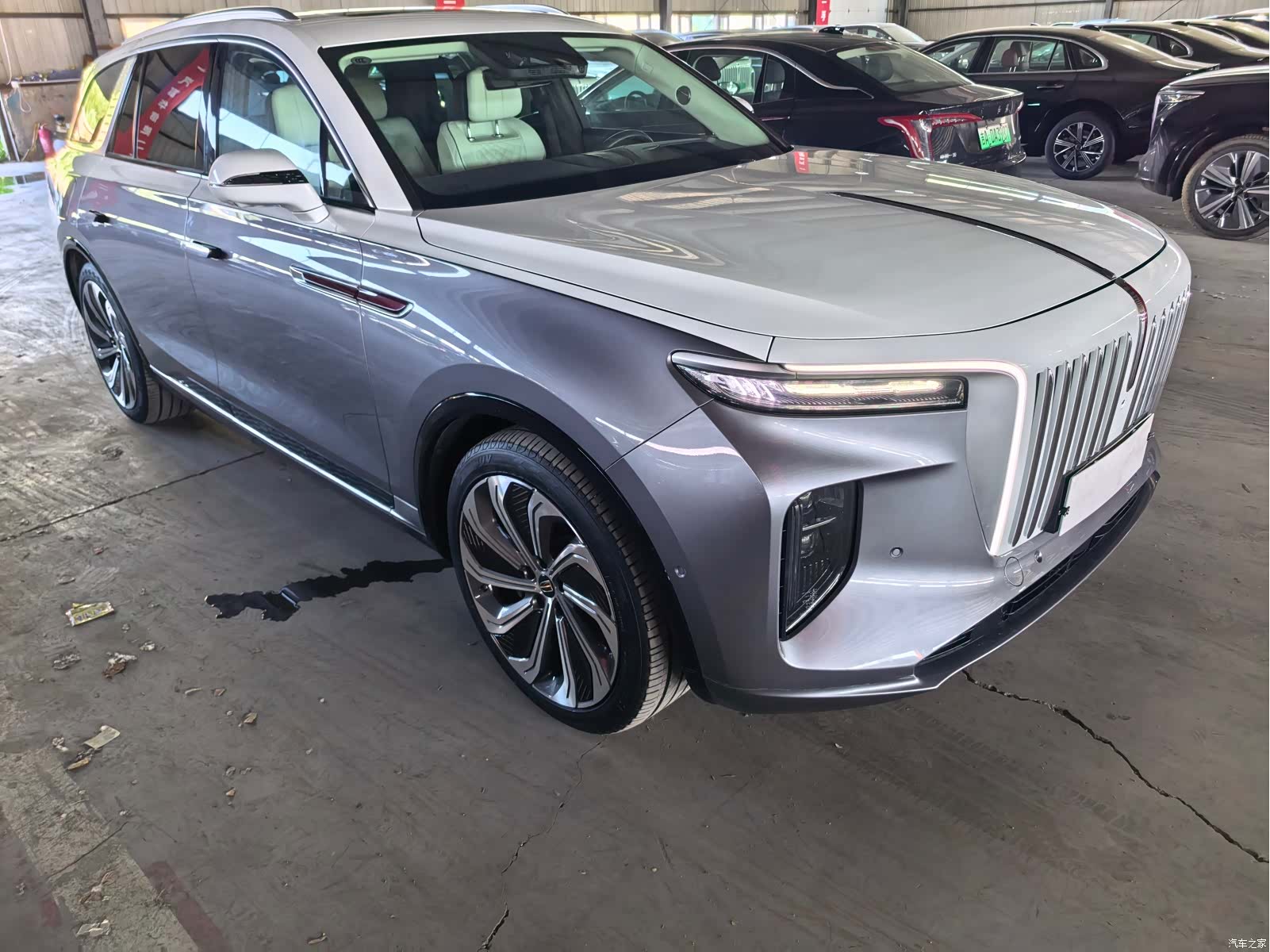 Hongqi E-HS9, 2023 2