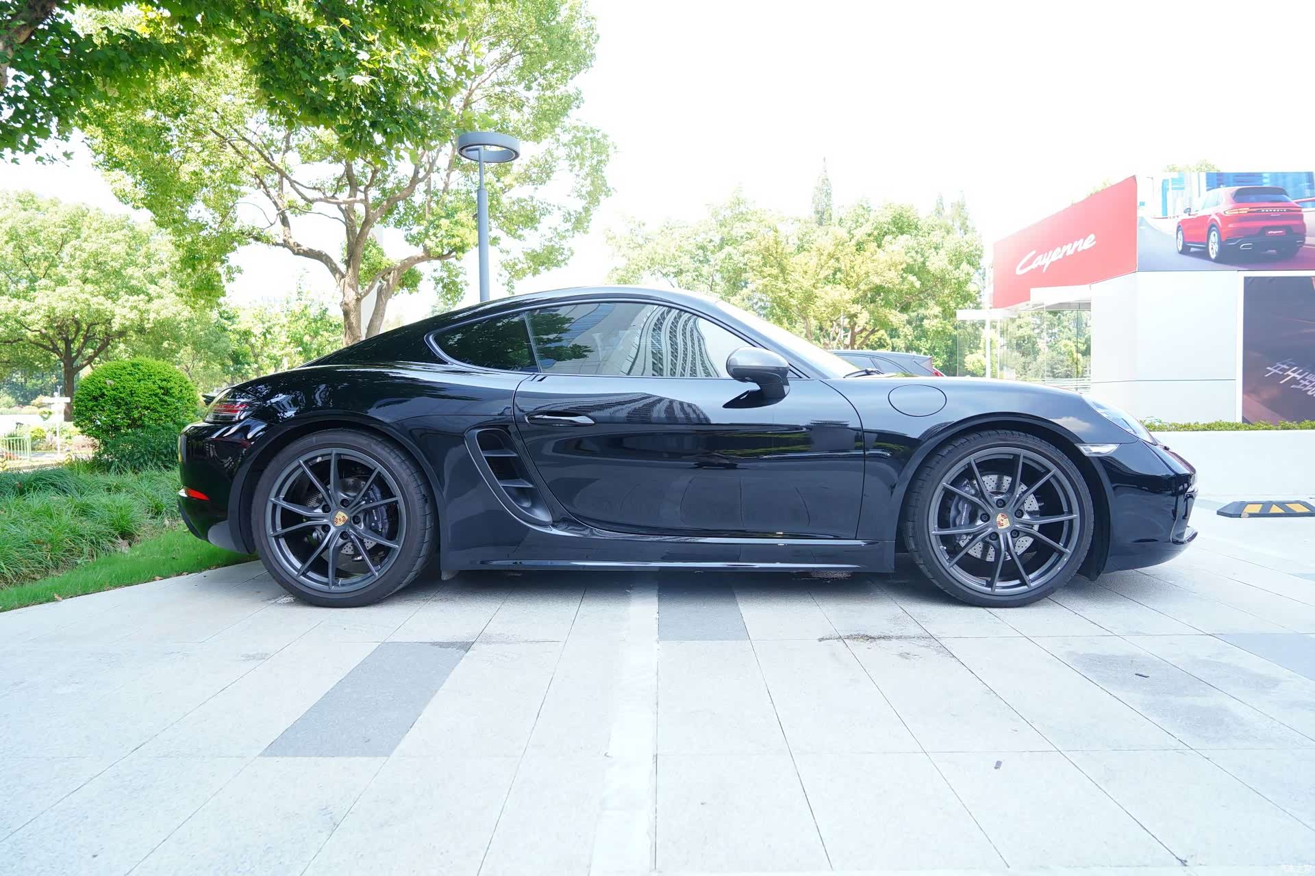 Porsche Cayman, 2022 12