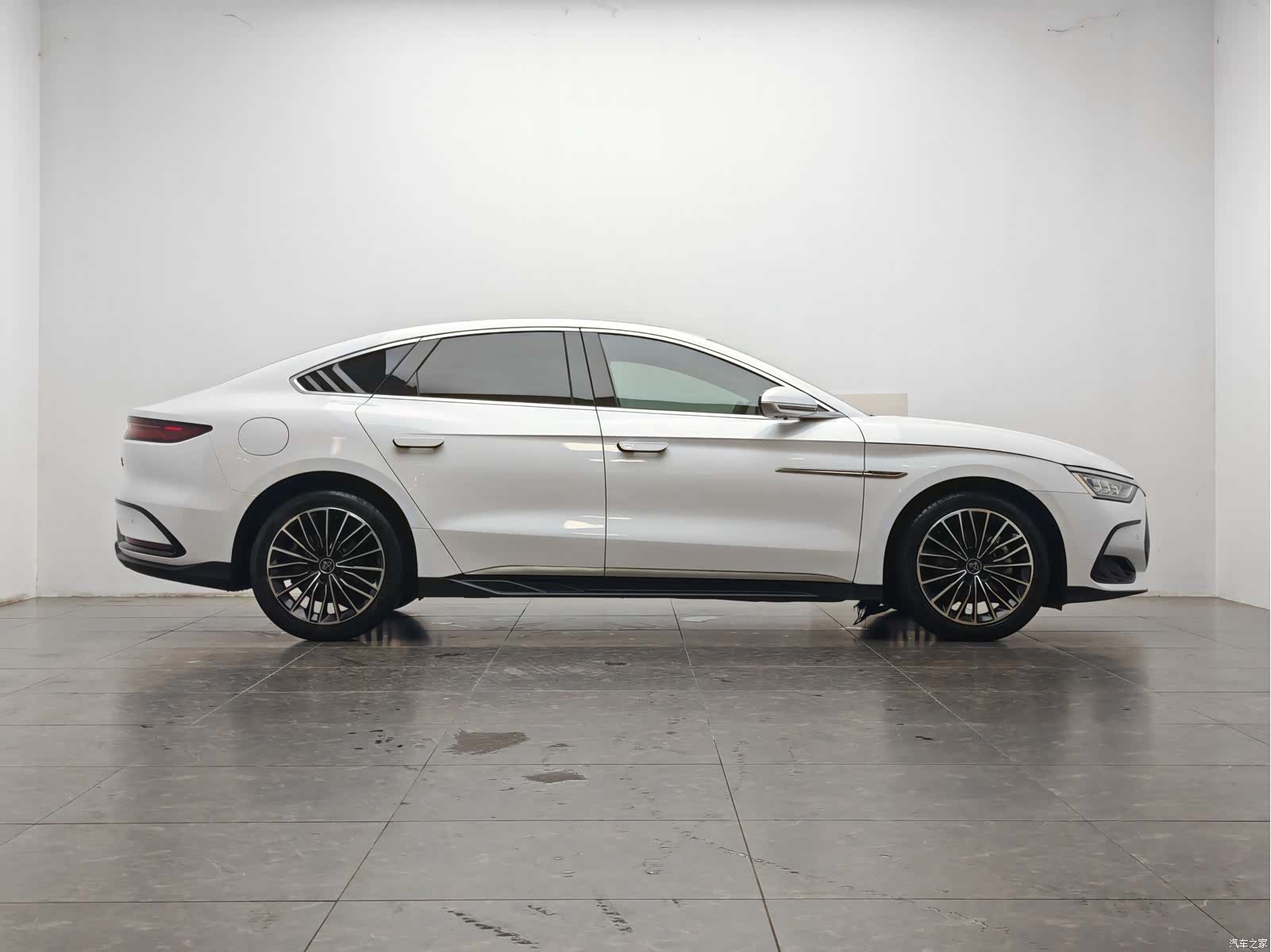 BYD Han, 2023 11
