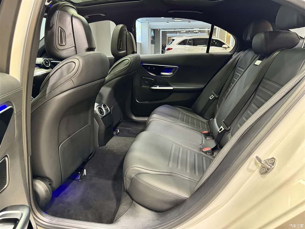 Mercedes-Benz C-Class, 2023 21