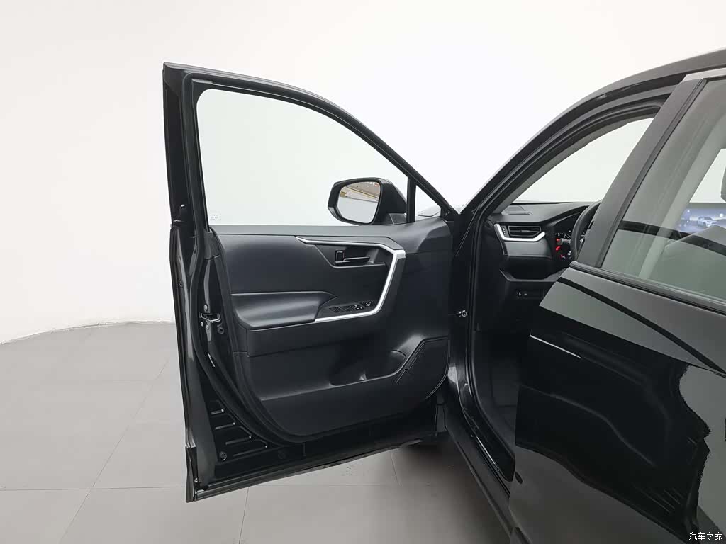 Toyota RAV4, 2023 8