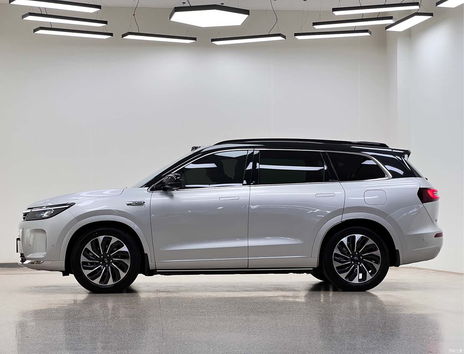 AITO M7, 2024 4